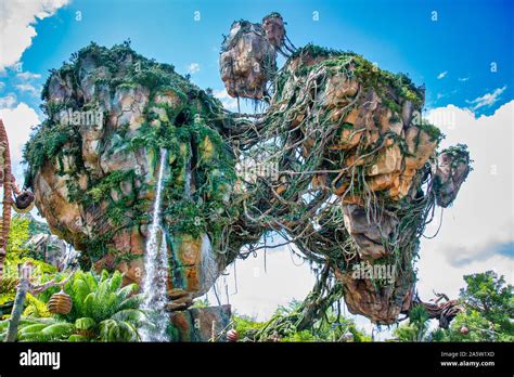 Avatar floating islands hi-res stock photography and images - Alamy