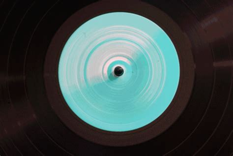 Fast spinning vinyl label - Vinyl gif animations, record player gifs, vinyl cinemagraphs