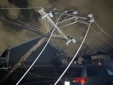 Tornado rips through downtown Nashville; Widespread damage reported | WGNO