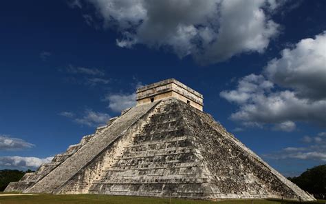 The Kukulkan Pyramid en Chichen Itza HD Desktop Wallpaper: Widescreen ...