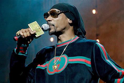 Snoop Dogg Earns First No. 1 Gospel Album With 'Bible of Love'