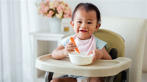 Introducing Solid Foods to Your Baby | What to Expect