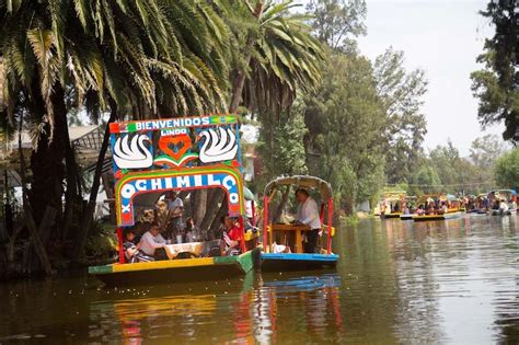 Xochimilco Mexico City: How to get there and take a boat tour [2023]