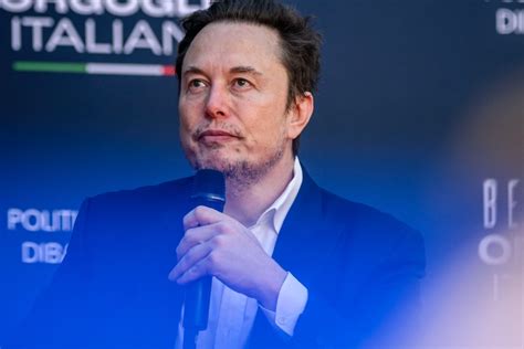 Elon Musk Attacks Airlines’ DEI Efforts, Prompting Criticism From Civil Rights Leaders