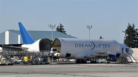 Boeing 747 Dreamlifter Cockpit