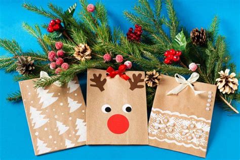 DIY Christmas Paper Gift Bag Ideas For The Family - OMC