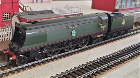 Hornby R34067 BR BOB 'Tangmere No. 34067 H332357 - YouTube