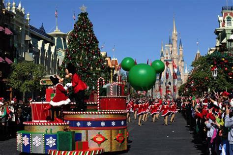 Disney Parks Christmas Day Parade : EndorExpress