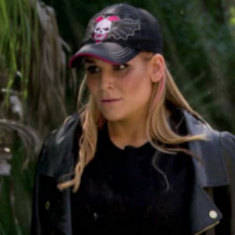 WATCH: Nattie Neidhart Is a Crazy Cat Lady on Total Divas - E! Online