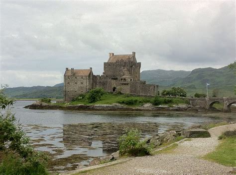 Eilean Donan Castle, Kyle of Lochalsh, Scotland | Eilean donan, Castle, Kyle of lochalsh