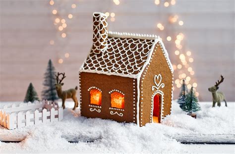 Swedish gingerbread house | Tesco Real Food