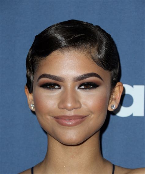 Zendaya Hairstyles And Haircuts - Celebrity Hair Ideas