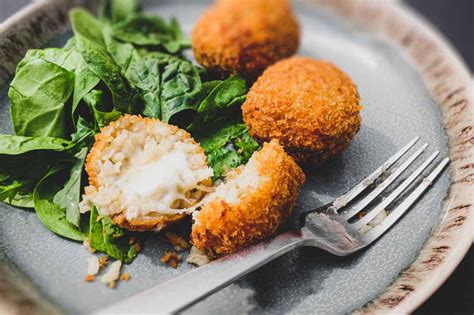 Supplì (Italian Rice Balls) - Addictive Italian treats from Cook Eat World