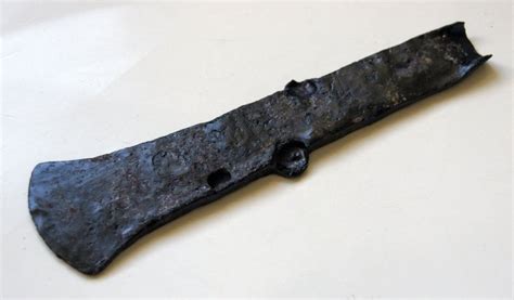 Iron age iron axe - approx. 15.2 x 4.0 x 0.6 cm - Catawiki