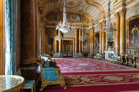 Peek Inside Buckingham Palace’s Private and Unseen Rooms | Buckingham palace, Palace interior ...