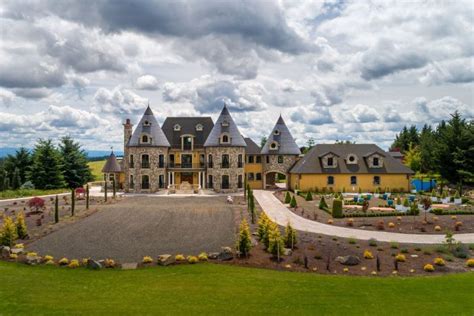 Video of the the Week: Take a Virtual Tour of a European-Inspired Chateau in West Linn, Oregon ...