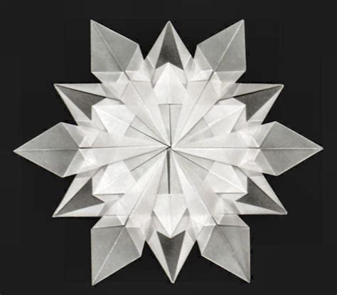 Origami Maniacs: Origami Snowflake by Dennis Walker