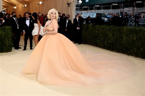 Billie Eilish Goes Full 'Holiday Barbie' in Oscar de la Renta at the Met Gala - Fashionista