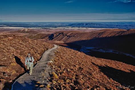 Tongariro Crossing NZ - Hiking and Walking Holidays | easy hiker