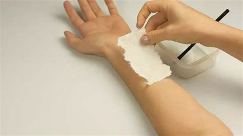 3 Ways to Make a Fake Wound - wikiHow Wound Makeup, Scar Makeup, Blood Makeup, Fake Makeup, Face ...