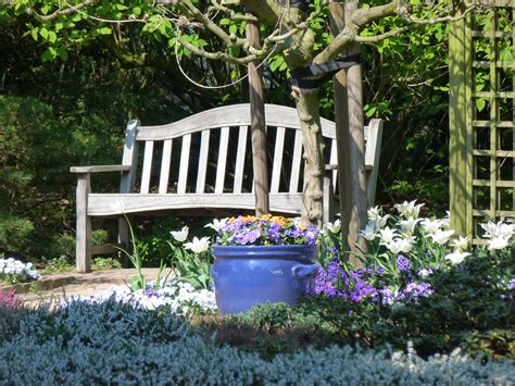beige wooden outdoor bench free image | Peakpx