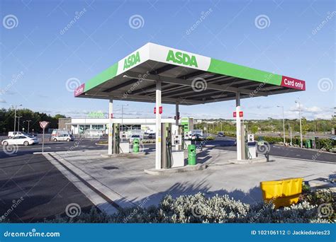 Asda Petrol Station editorial photography. Image of card - 102106112