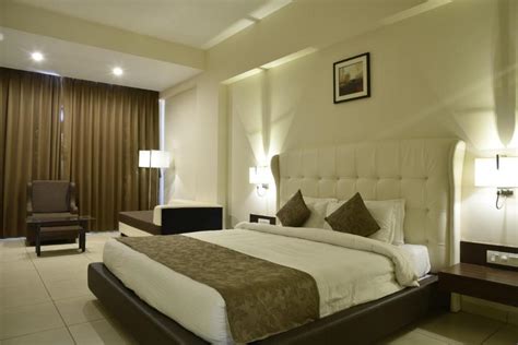 Hotel Lake View, Saputara | 2024 Updated Prices, Deals