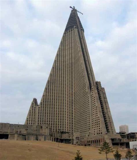 Ryugyong Hotel, North Korea (1987) : r/evilbuildings