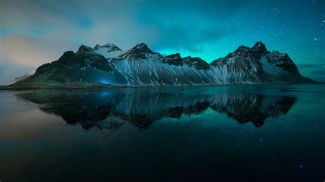 Amazing northern lights in winter, Stokksnes, Vestrahorn, Höfn, Iceland ...