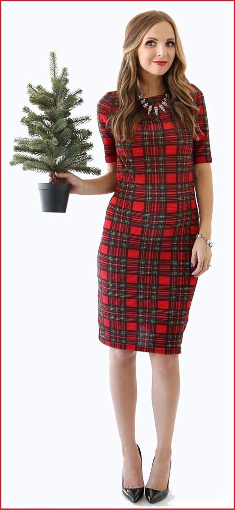 MODERN GIRL'S CHRISTMAS: RED PLAID DRESS | Merrick's Art | Red ...