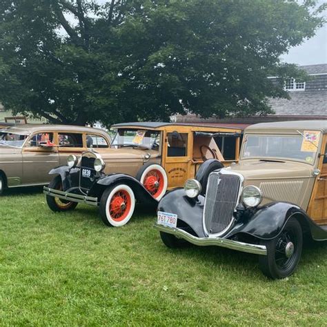 Woodie Cars on the Green - Mystic Seaport Museum