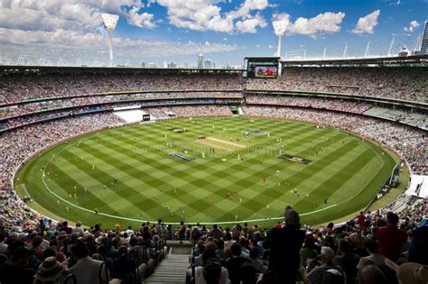 Crowds Enjoy during Match Break at MCG Editorial Stock Image - Image of time, australia: 38858584