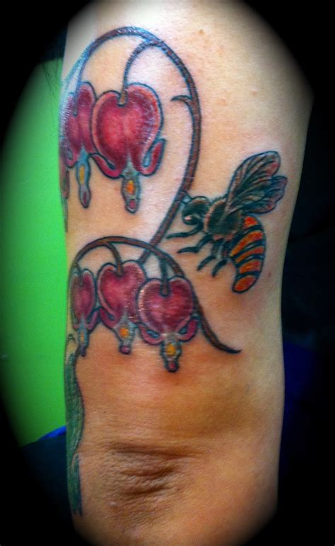 Miss Kitty...Tattoos, Art and Happenings: Sarah's Bleeding Hearts