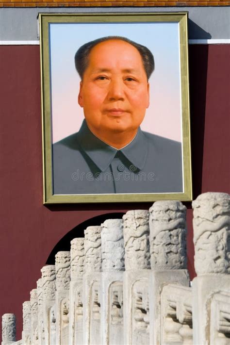 Portrait of Mao Zedong at Tiananmen Square Editorial Stock Photo - Image of peking, chairman ...