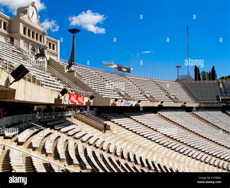 Estadio Olímpico de Montjuïc de Barcelona Barcelona España construido ...