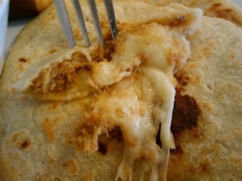 Pupusas revueltas de queso, chicharrón, y frijol | Mm-mm goo… | Flickr