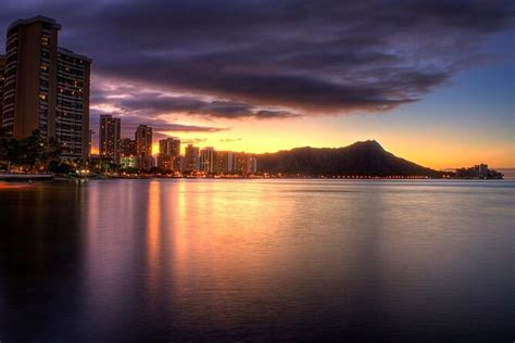 Honolulu, Oahu: Sunrise Breakfast Cruise 2025