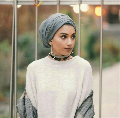 I love this style turban. | Sjaalkapsel, Tulband stijl, Hoofddoek stijlen