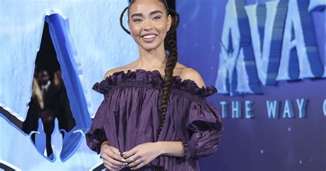 Bailey Bass’ dramatic gown shines at ‘Avatar’ premiere | The Seattle Times