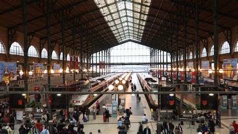 Police arrest man with knife at Paris' Gare du Nord station - NEWS 1130