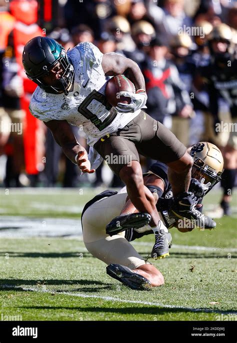 Boulder, CO, USA. 05th Nov, 2022. Oregon running back Bucky Irving (0 ...