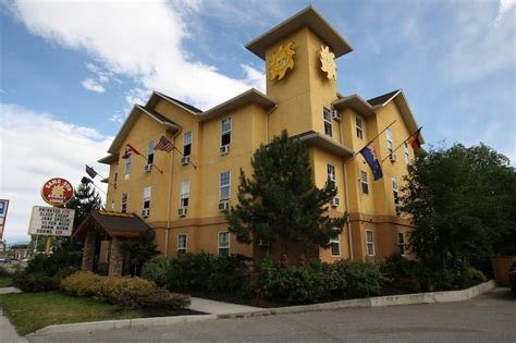 SAMESUN - Updated September 2024 - 29 Photos - 245 Harvey Avenue, Kelowna, British Columbia ...