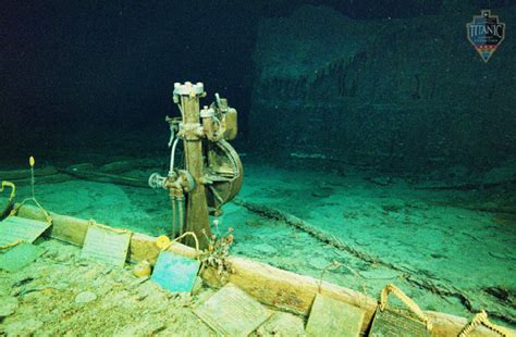 Desaparece un submarino turístico para ver los restos del Titanic con cinco personas a bordo ...