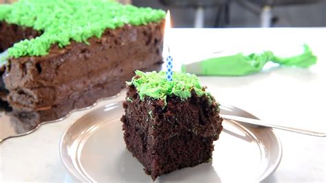 How to Make a Minecraft Grass Block Cake - YouTube