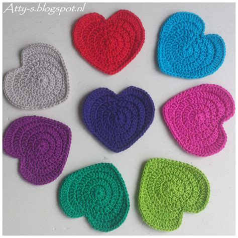 Wonderful DIY Crochet Love Heart Coaster