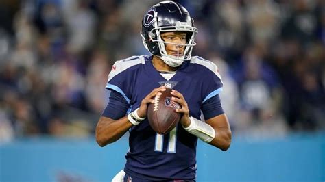 Teneessee Titans to Start QB Josh Dobbs vs Jaguars - Casino.org