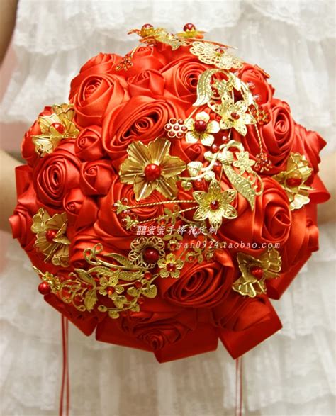 Chinese wind flash red golden bride holding flower wedding theme hand holding flowers-in Wedding ...