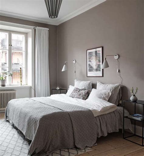 Bedroom in warm grey | Gray bedroom walls, Warm grey walls, Grey ...