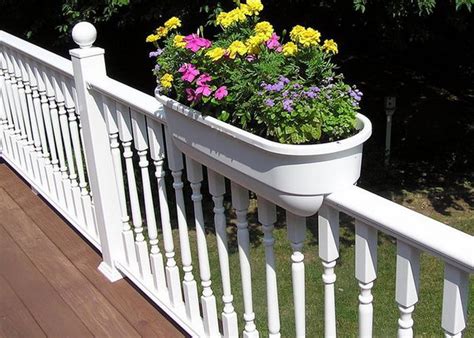 20+ Creative Deck Railing Ideas for Inspiration