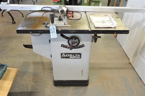 Delta Industrial Model 36-653C Table Saw, s/n 002258Q